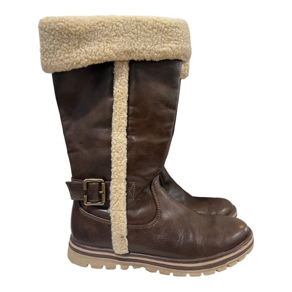 Cliffs by white mountain size 6 1/2 m brown